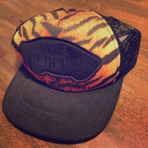 Vans off the wall animal prints hat
